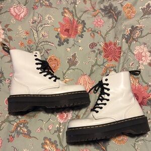 Dr. Martens White Jadon like new